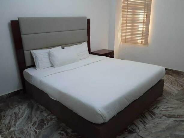 Imagen de la habitación del Hotel ROYAL SUITE HOTEL APARTMENTS. Foto 7