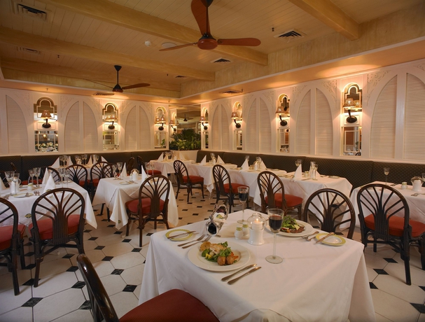 Imagen del bar/restaurante del Hotel ROYAL SWAZI SPA. Foto 4