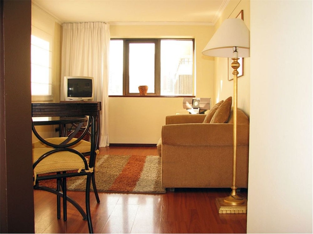 Imagen de los interiores del Hotel RQ Costanera Apartments. Foto 16