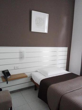 Imagen de la habitación del Hotel RRRapido. Foto 5