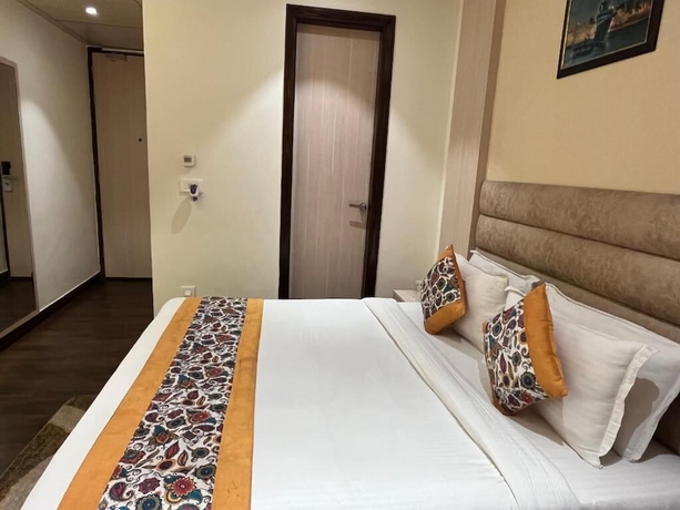 Imagen de la habitación del Hotel RRV with Free Parking. Foto 4