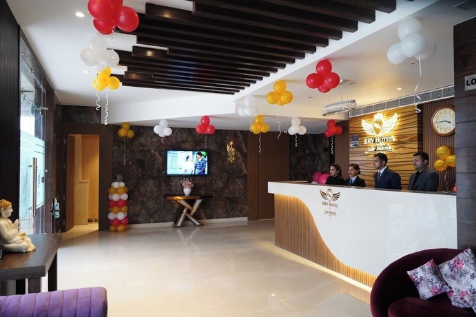 Imagen de los interiores del Hotel RRV with Free Parking. Foto 16