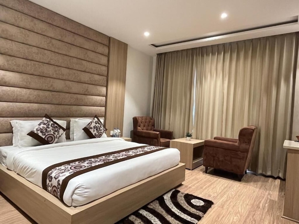 Imagen de la habitación del Hotel RRV with Free Parking. Foto 9