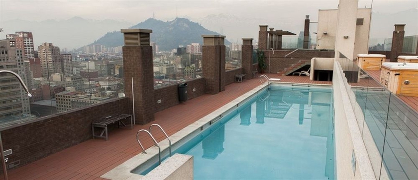 Imagen de la piscina del Hotel RS Santiago. Foto 13