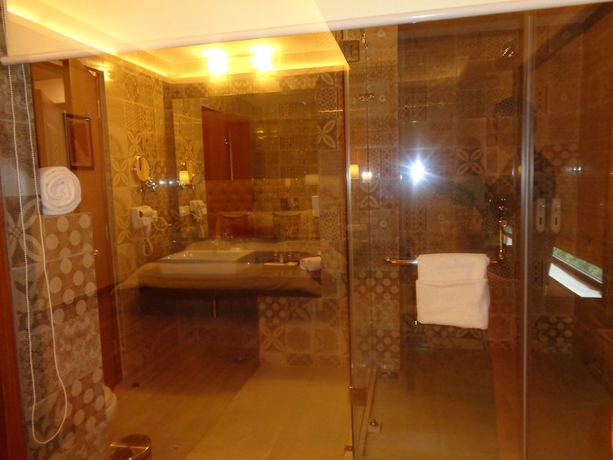 Imagen de la habitación del Hotel RS Sarovar Portico Palampur. Foto 16