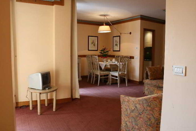 Imagen de la habitación del Hotel R.T.A Hotel Catturani. Foto 2