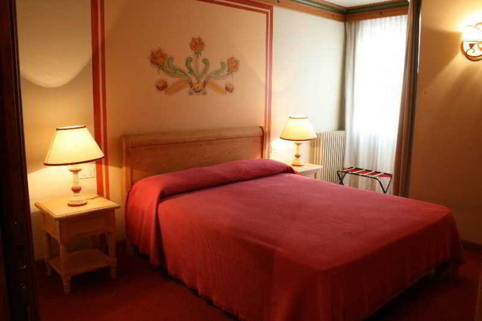 Imagen de la habitación del Hotel R.T.A Hotel Catturani. Foto 5