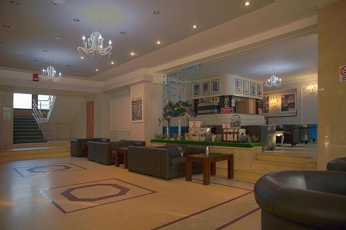 Imagen de los interiores del Hotel RUSCA. Foto 8