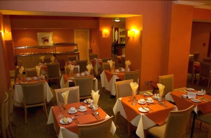 Imagen del bar/restaurante del Hotel RUTLAND. Foto 5