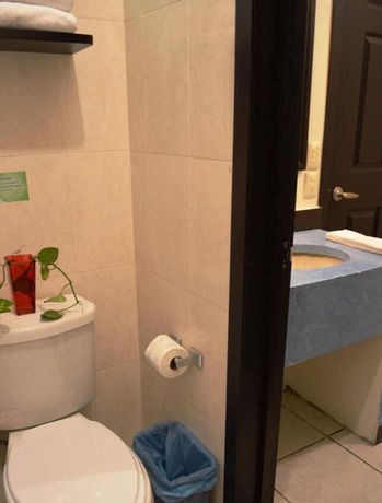 Imagen de la habitación del Hotel RV. Foto 6