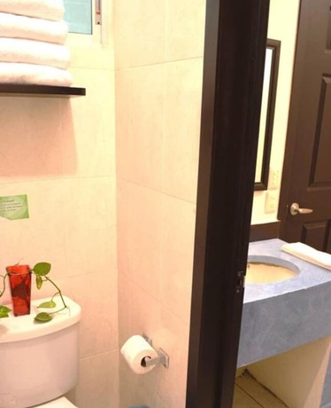 Imagen de la habitación del Hotel RV. Foto 8