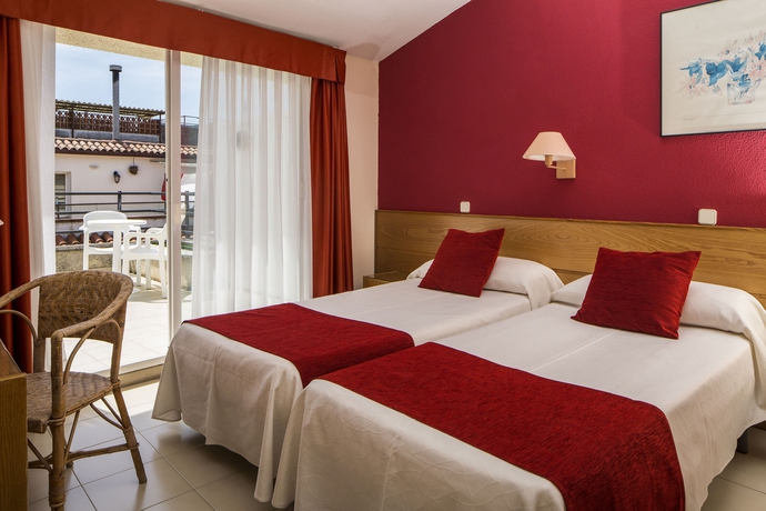 Imagen de la habitación del Hotel RVHotels Mar de Tossa. Foto 3