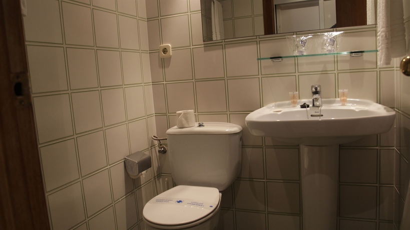 Imagen de la habitación del Hotel RVHotels Mar de Tossa. Foto 5