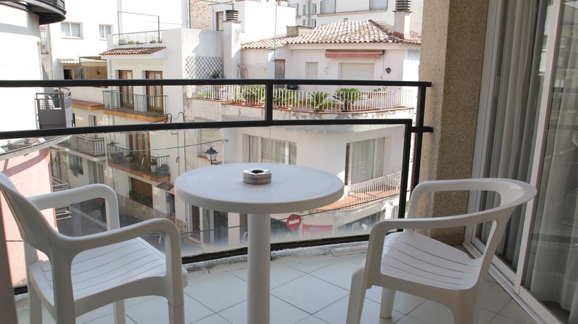 Imagen de la habitación del Hotel RVHotels Mar de Tossa. Foto 10