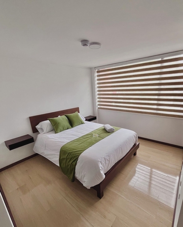Imagen de la habitación del Hotel RYA Center. Foto 6