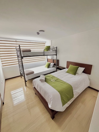 Imagen de la habitación del Hotel RYA Center. Foto 7