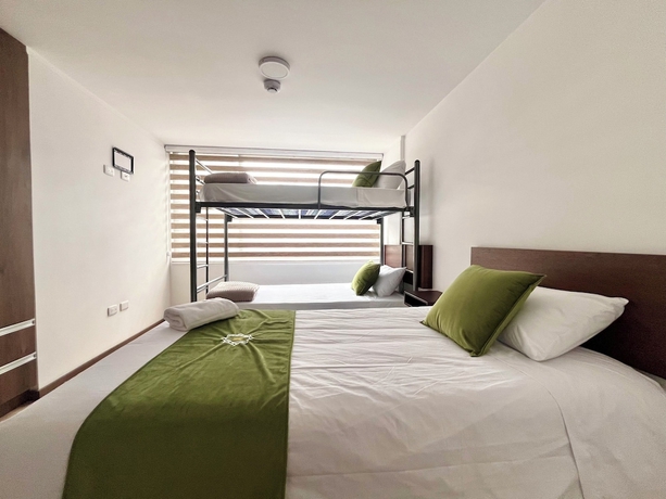 Imagen de la habitación del Hotel RYA Center. Foto 8