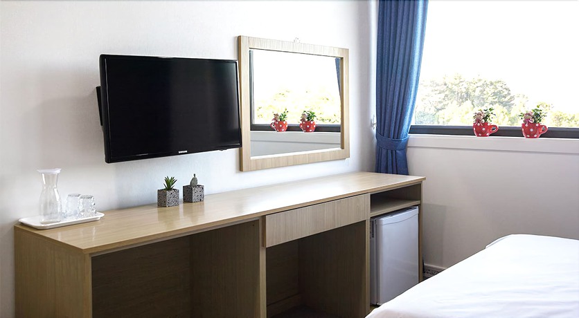 Imagen de la habitación del Hotel Ra. Foto 15