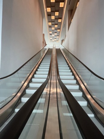 Imagen de los interiores del Hotel Ra Suites Simatupang. Foto 19