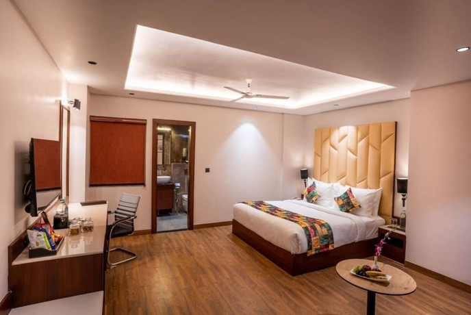 Imagen de la habitación del Hotel Raaj Palace. Foto 5