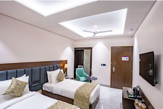 Imagen de la habitación del Hotel Raaj Palace. Foto 12
