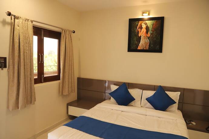 Imagen de la habitación del Hotel Raaj Resort. Foto 15