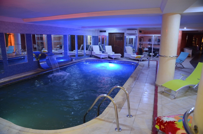 Imagen de la piscina del Hotel Rabat. Foto 15