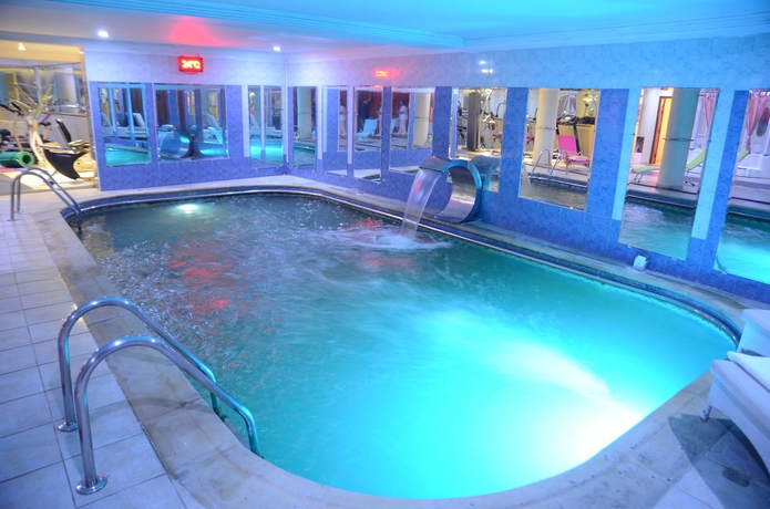 Imagen de la piscina del Hotel Rabat. Foto 16