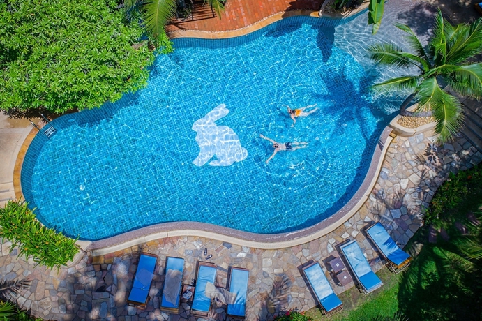Imagen de la piscina del Hotel Rabbit Resort Pattaya. Foto 18