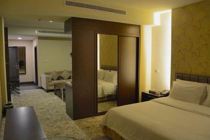 Imagen de la habitación del Hotel Rabigh Park. Foto 13