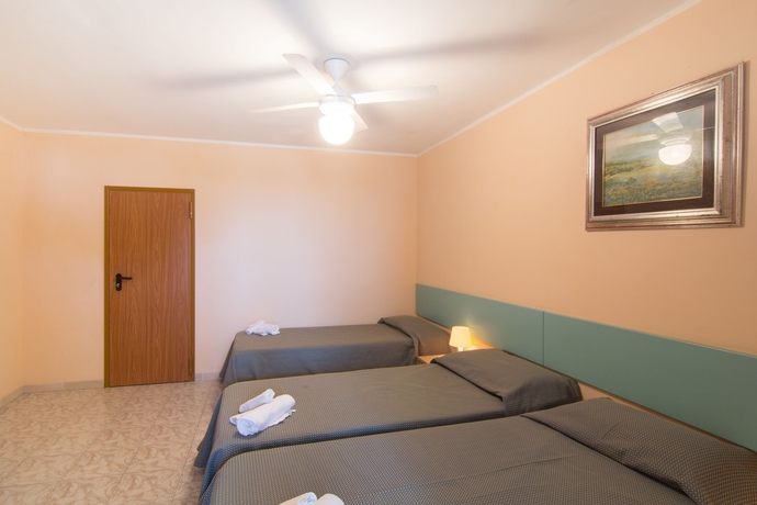 Imagen de la habitación del Hotel Racar and Resort. Foto 2