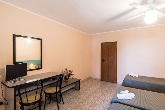 Imagen de la habitación del Hotel Racar and Resort. Foto 13