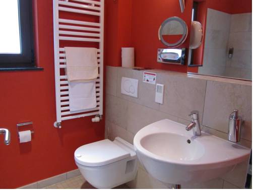 Imagen de la habitación del Hotel Race-hotel Zur Burg Nürburg. Foto 14