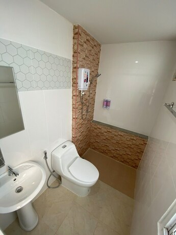 Imagen de la habitación del Hotel Racha. Foto 25