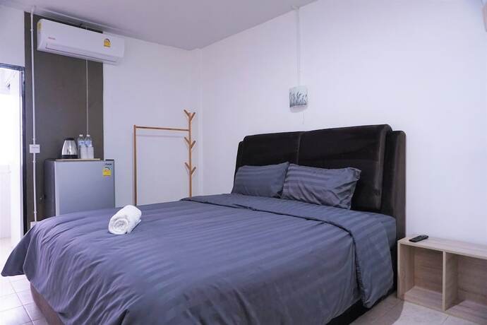Imagen de la habitación del Hotel Racha. Foto 28