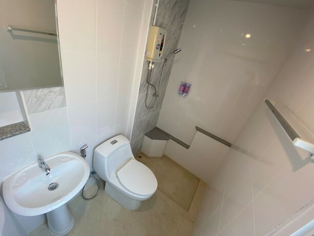 Imagen de la habitación del Hotel Racha. Foto 30