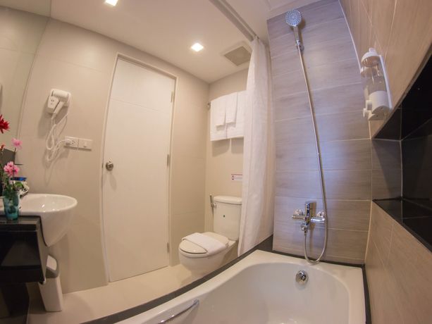 Imagen de los exteriores del Hotel Racha Residence Sri Racha. Foto 12