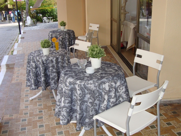 Imagen del bar/restaurante del Hotel Rachel. Foto 4