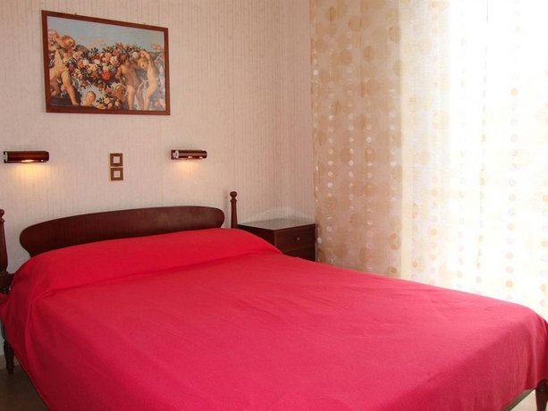 Imagen de la habitación del Hotel Rachel. Foto 10