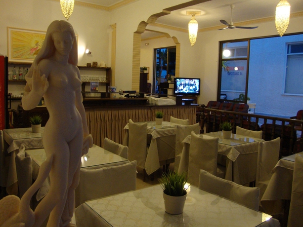 Imagen de los interiores del Hotel Rachel. Foto 15