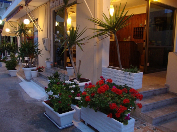 Imagen de los exteriores del Hotel Rachel. Foto 13