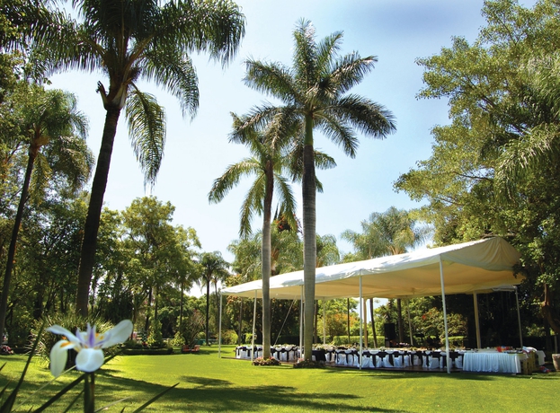 Imagen de los exteriores del Hotel Racquet Cuernavaca. Foto 10