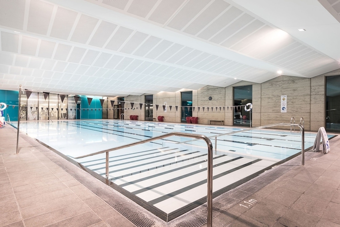 Imagen de la piscina del Hotel Racv Torquay Resort. Foto 17