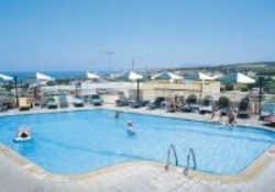 Imagen de la piscina del Hotel Radamanthis. Foto 4