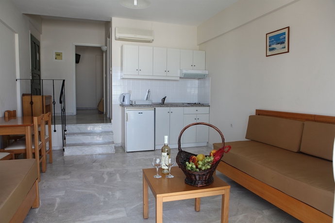 Imagen de los interiores del Hotel Radamanthy's Apartments. Foto 14