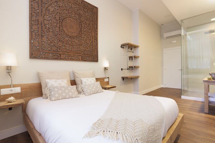 Imagen de la habitación del Hotel Radha. Foto 6