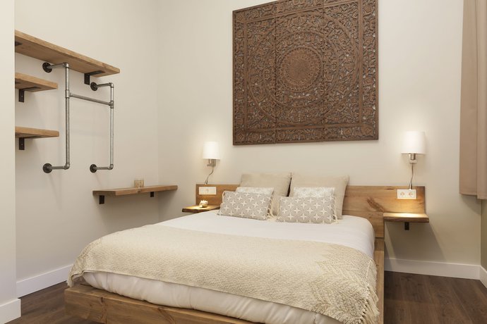 Imagen de la habitación del Hotel Radha. Foto 8