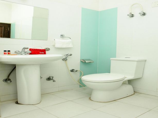 Imagen de la habitación del Hotel Radha Palace. Foto 11