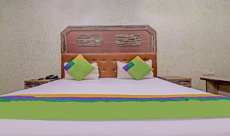 Imagen de la habitación del Hotel Radha Palace. Foto 4