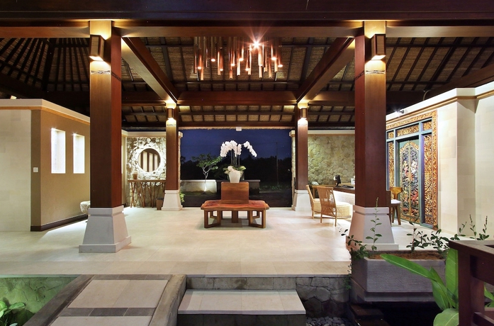 Imagen de los interiores del Hotel Radha Phala Resort and Spa. Foto 11